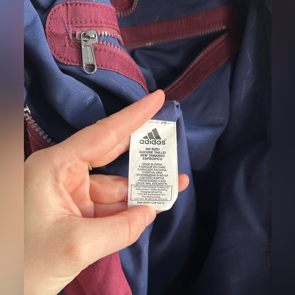 Stella McCartney X Adidas Yoga Gym Bag in Maroon, Dark Blue & Vista Grey - Picture 11 of 12